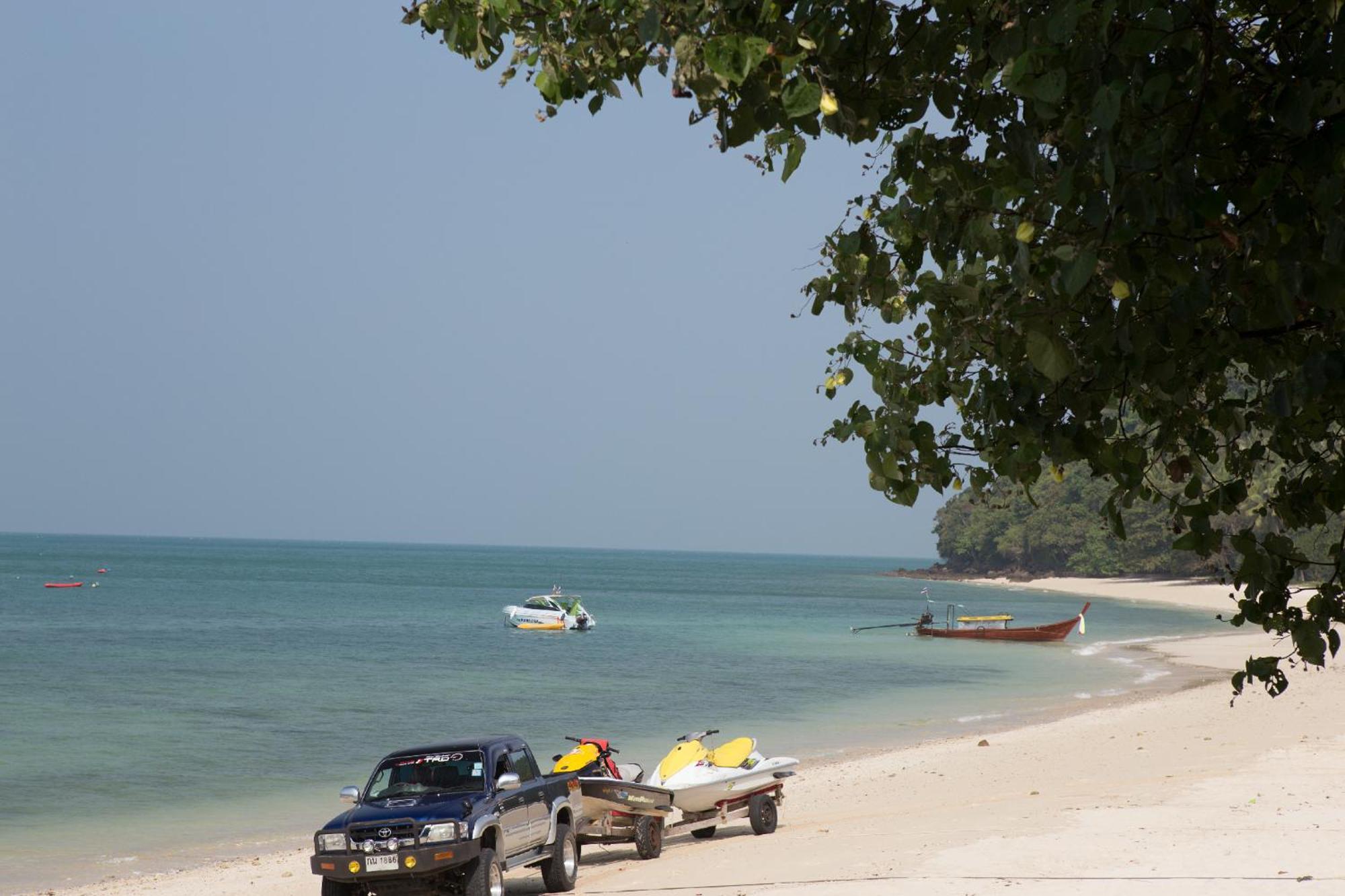 Blue Bay Resort - Access To Pool And Beach-Phuket & Krabi Ko Yao Eksteriør bilde Beach at the resort