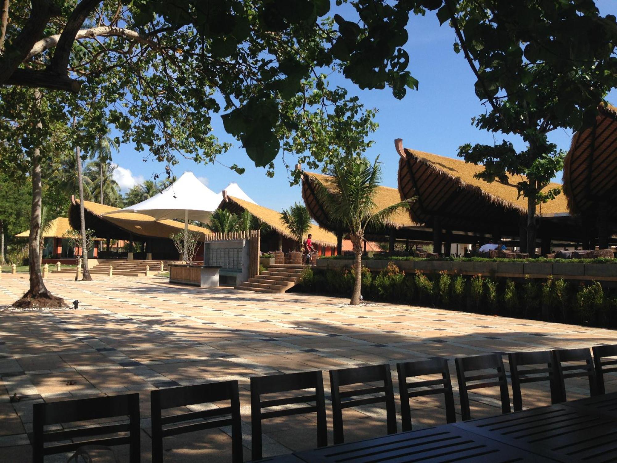 Blue Bay Resort - Access To Pool And Beach-Phuket & Krabi Ko Yao Eksteriør bilde The main square of the resort