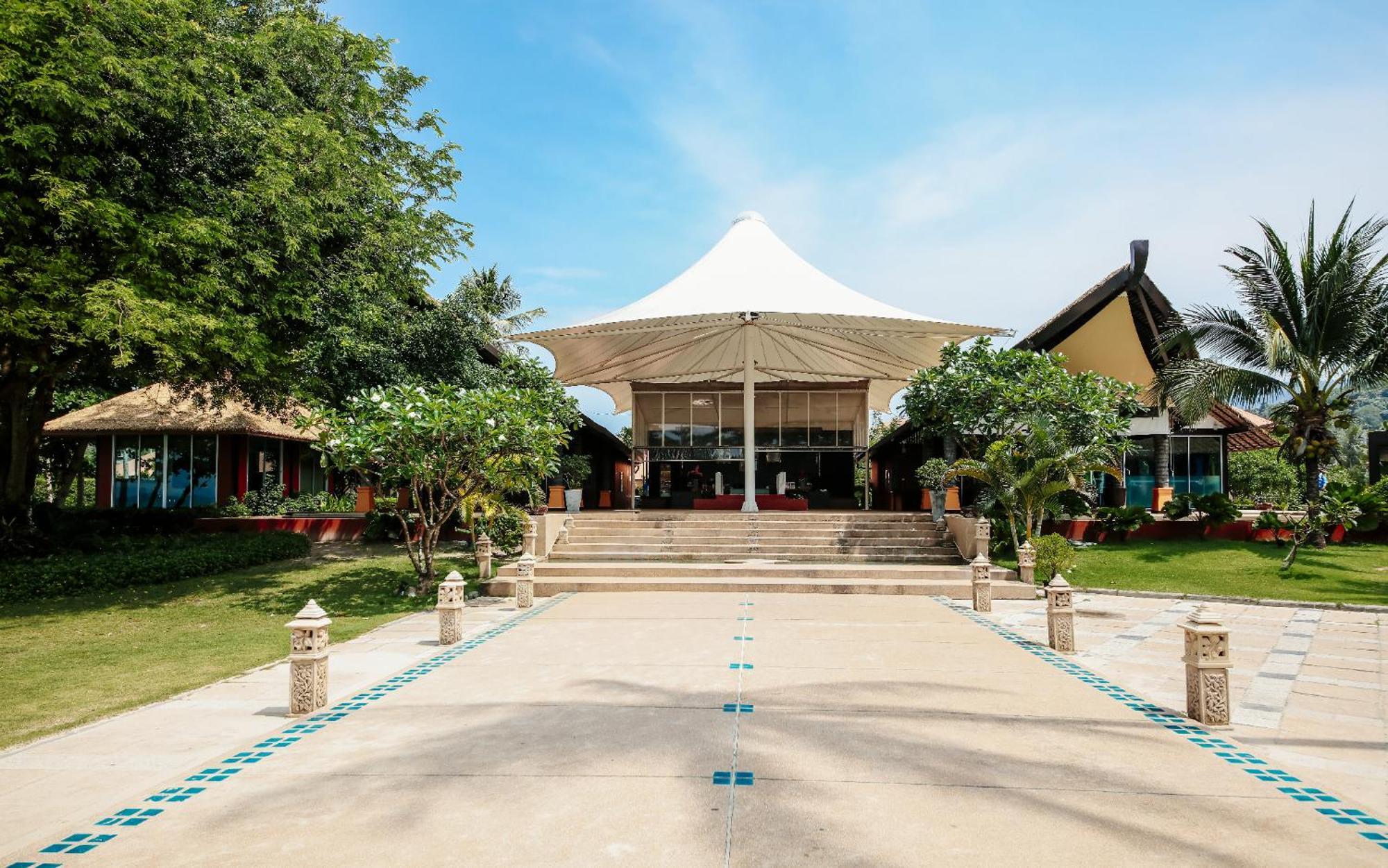 Blue Bay Resort - Access To Pool And Beach-Phuket & Krabi Ko Yao Eksteriør bilde The resort's lobby