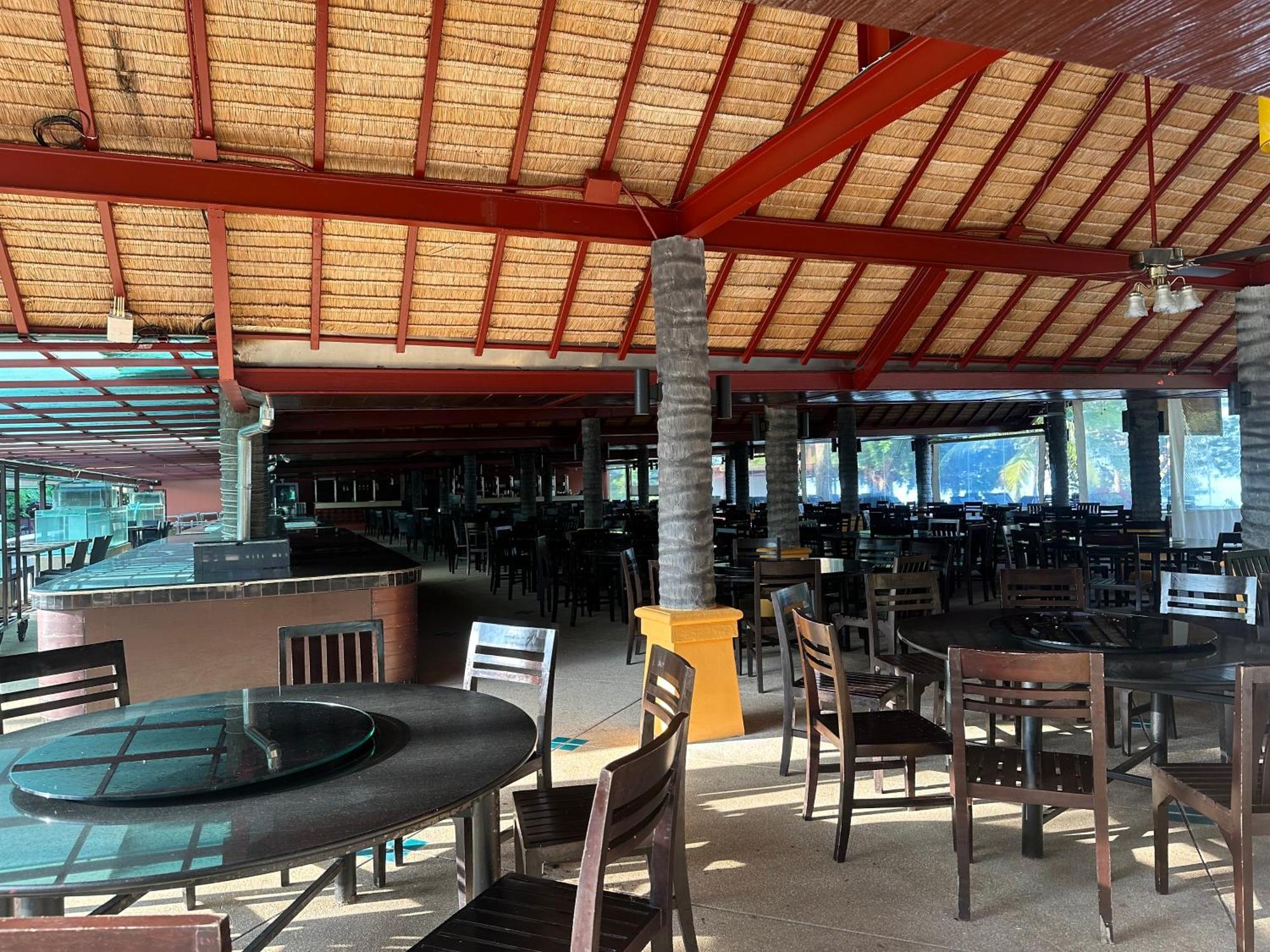 Blue Bay Resort - Access To Pool And Beach-Phuket & Krabi Ko Yao Eksteriør bilde The interior of the restaurant