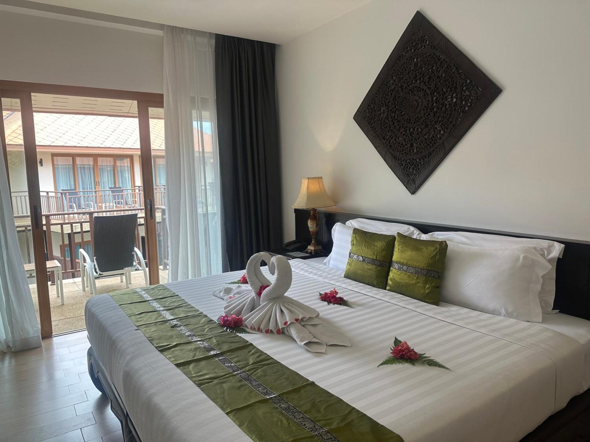 Blue Bay Resort - Access To Pool And Beach-Phuket & Krabi Ko Yao Eksteriør bilde A bedroom at the hotel