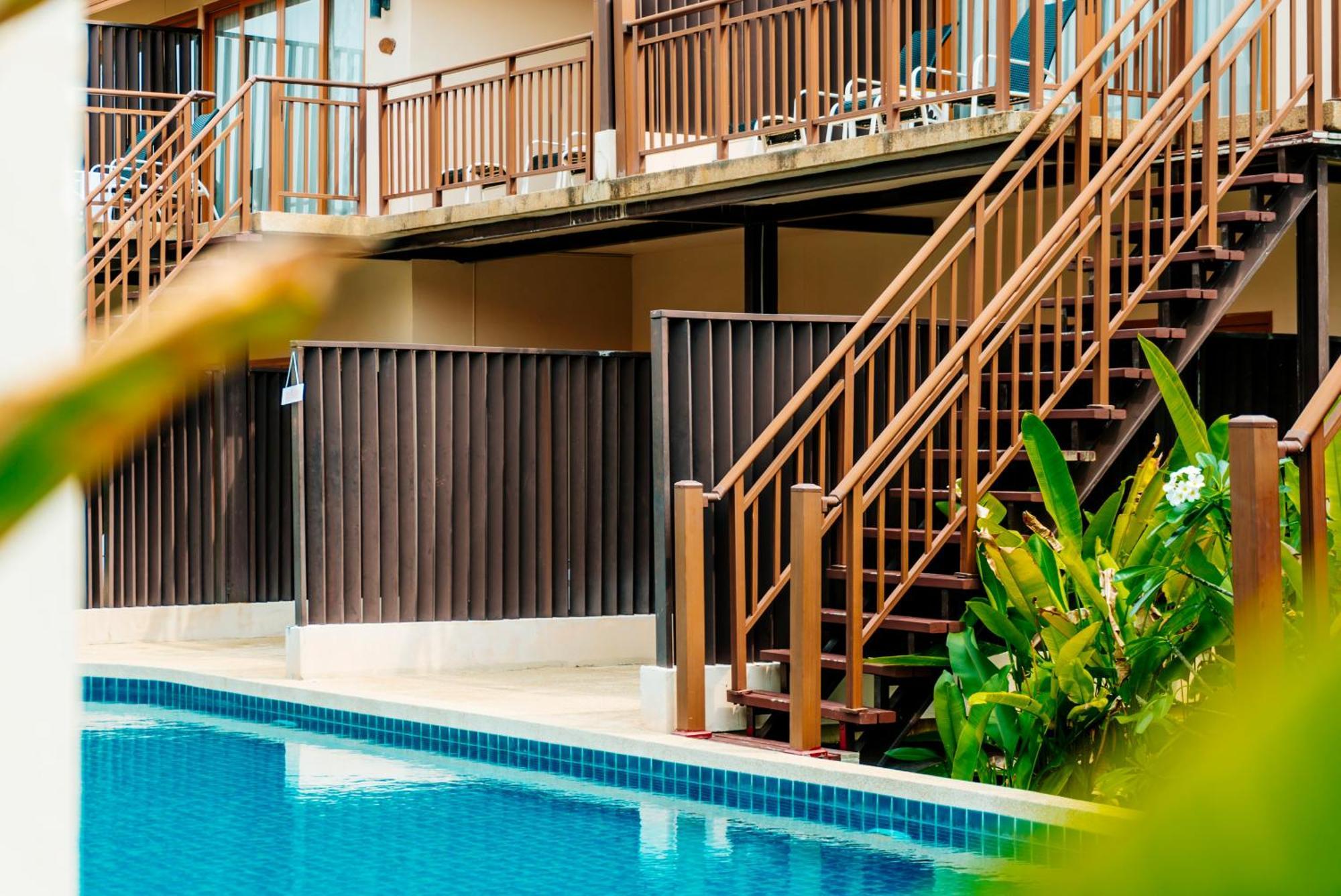 Blue Bay Resort - Access To Pool And Beach-Phuket & Krabi Ko Yao Eksteriør bilde The swimming pool at the hotel